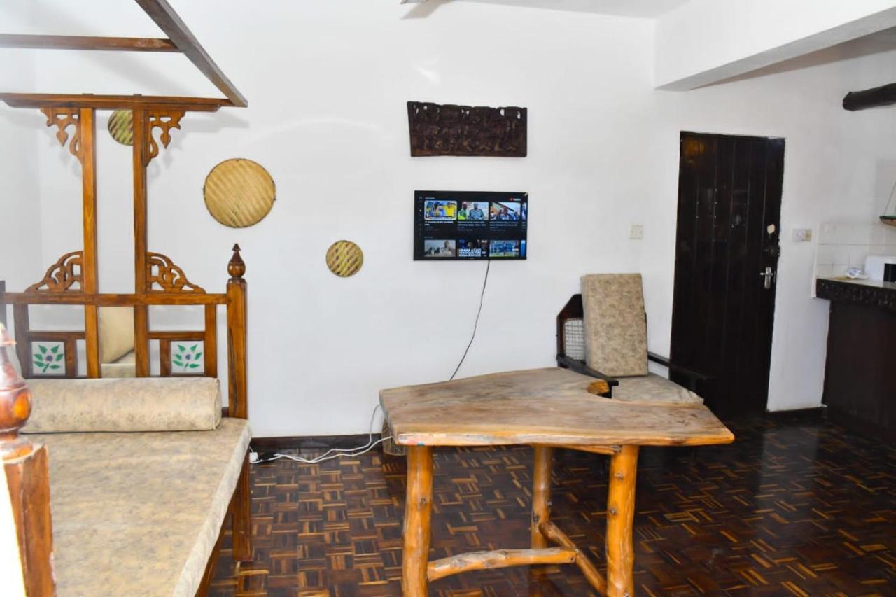 Mavericks Convenient Cozy Loft In Diani'S Cbd Ukunda Exteriör bild