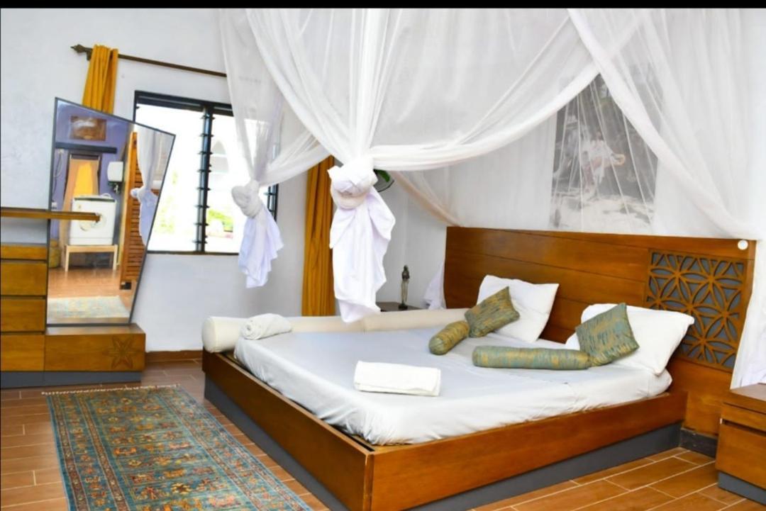 Mavericks Convenient Cozy Loft In Diani'S Cbd Ukunda Exteriör bild